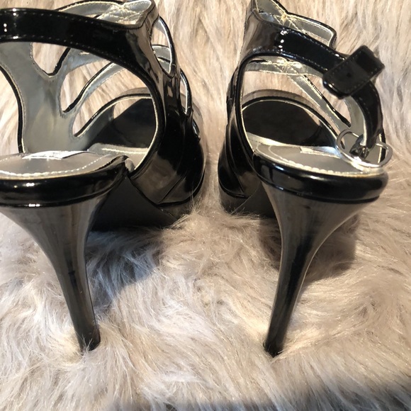 Heels - Picture 5 of 10